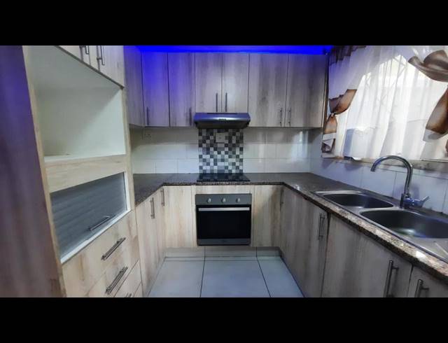 3 BEDROOM DUPLEX FOR SALE IN EASTBURY